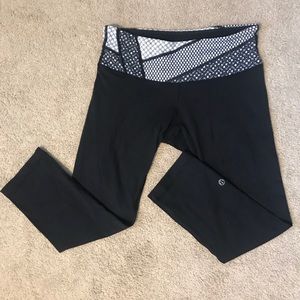 Lululemon Low-Rise Reversible Crop Black Pant